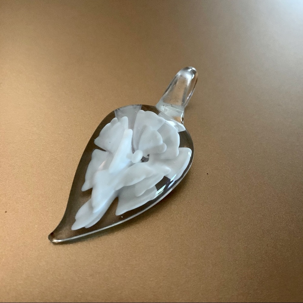 Blown glass pendant 2"